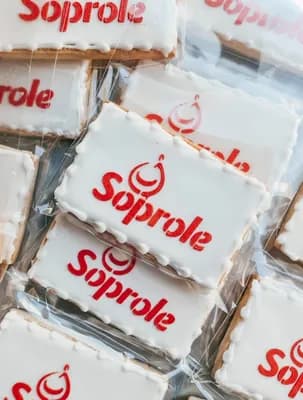 Galletas glaseadas con logo simple en stencil (20 unidades)
