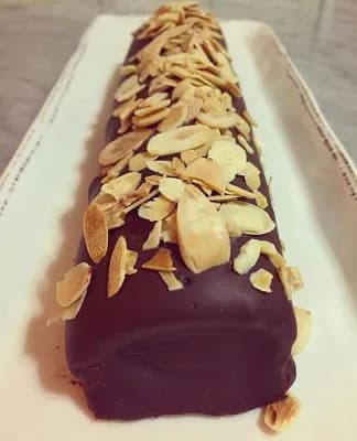 Tronco de mazapán y chocolate. 8 pers.