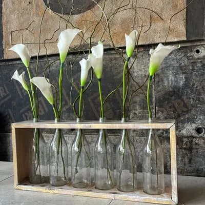 Calas en cristal con flor artificial