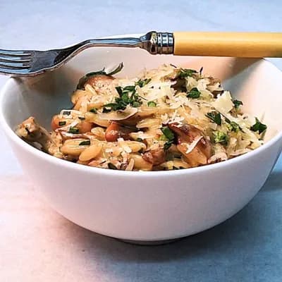 Risoni con champiñones a la crema