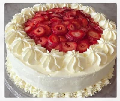 Torta merengue frambuesa y frutilla 30 pers.