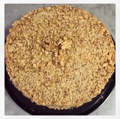 Torta de nuez con manjar 30 pers.